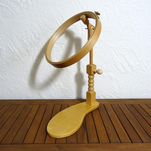 Hardwick Manor Wood Hoop Fanny Frame